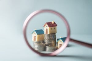 house magnifying glass real estate